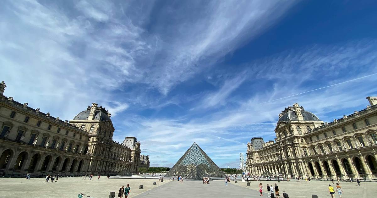 Louvre Museum