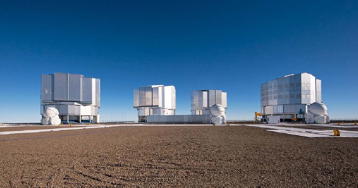 Very Large Telescope - Biggest Telescopes in the World 