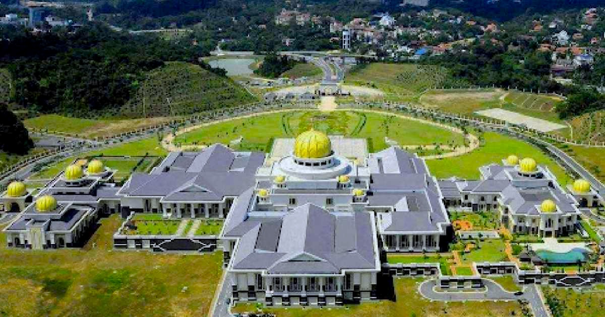 Istana Nurul Iman - Biggest Mansions in the World