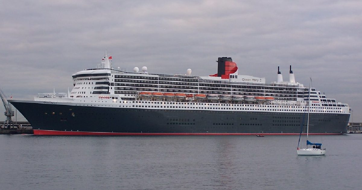 Queen Mary 2 - Largest Boats in the World