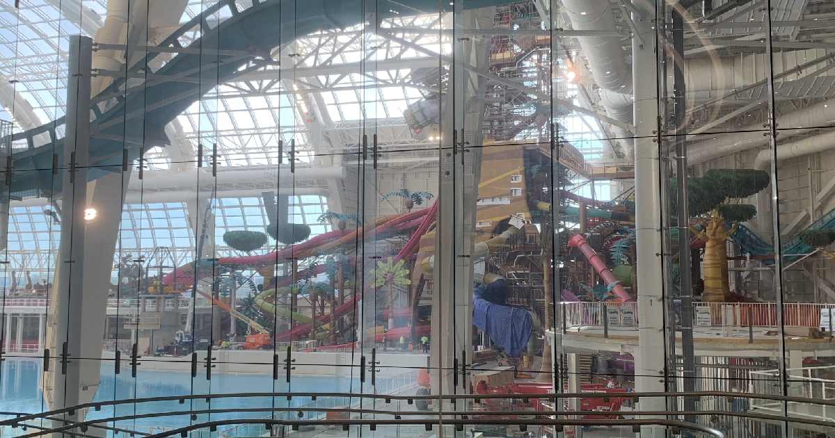 DreamWorks Water Park - largest indoor water parks in the world
