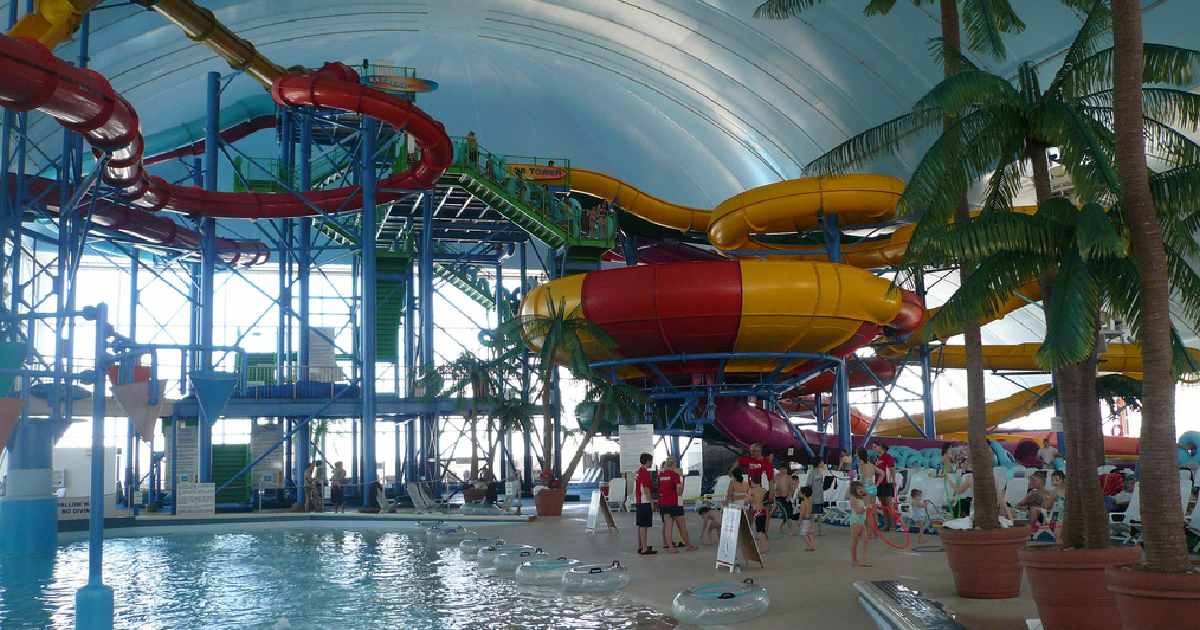 Fallsview Indoor Waterpark - largest indoor water parks in the world
