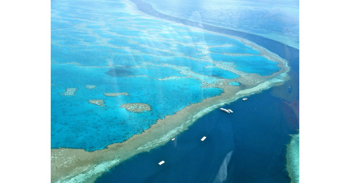 Great Barrier Reef, Australia - largest coral reefs in the world