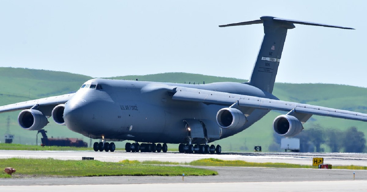 Lockheed C-5 Galaxy - largest cargo planes in the world